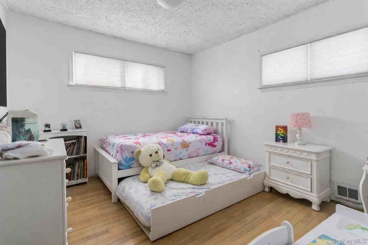 1716 Camp Ave - Photo 6 of 9