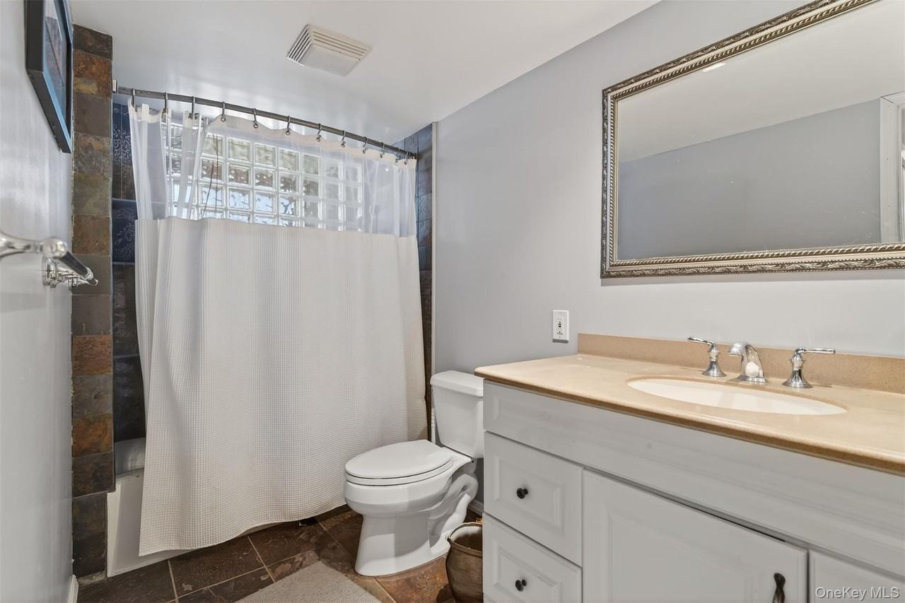 1716 Camp Ave - Photo 7 of 9