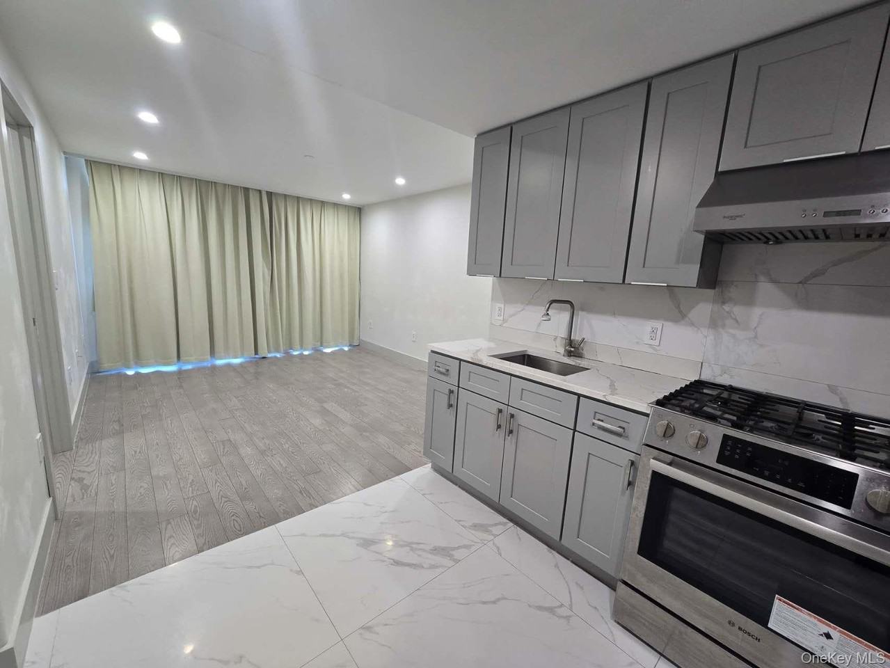 4162 Bowne St Apt 12c - Photo 6 of 7