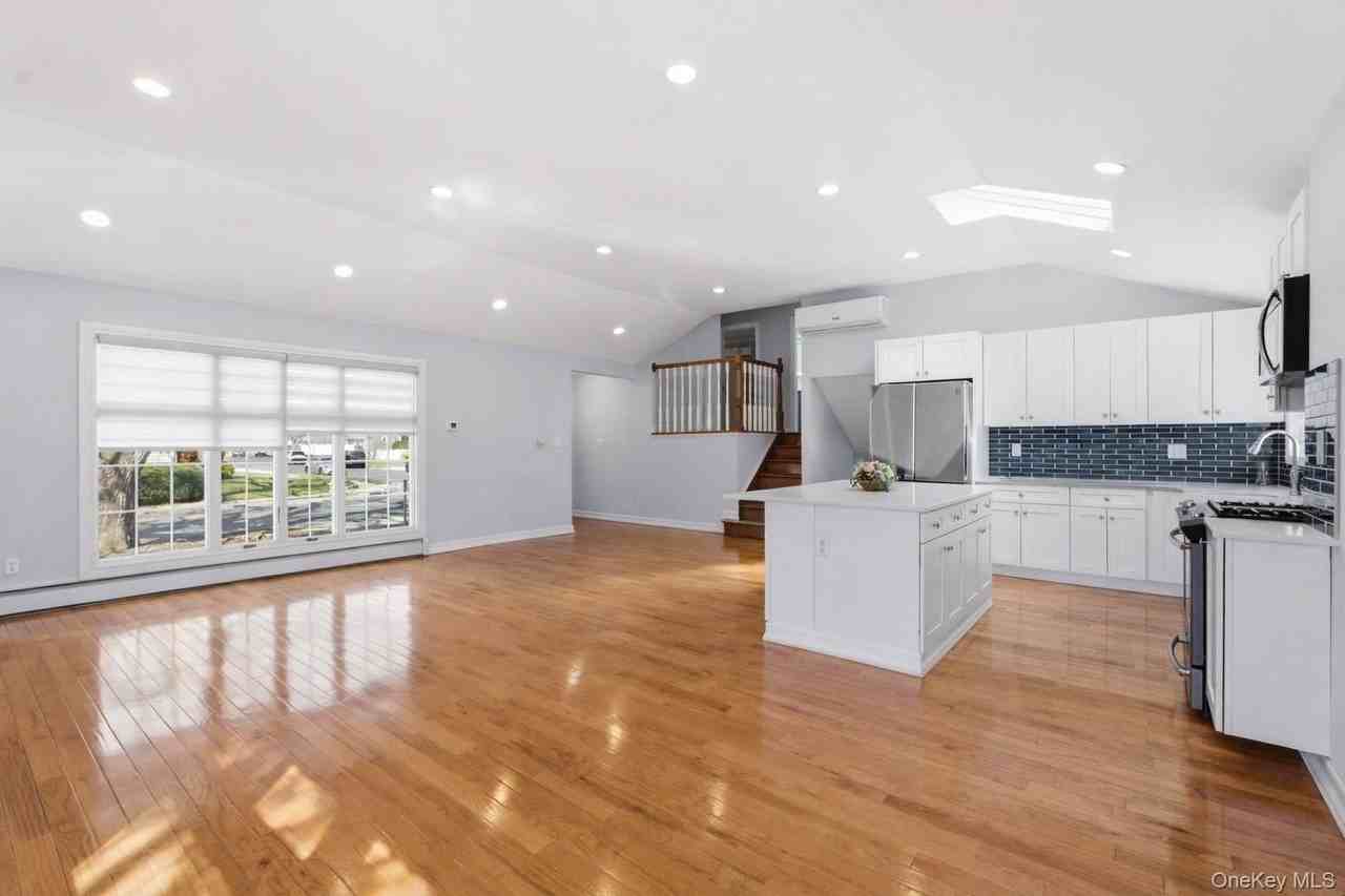 1374 Prospect Ave - Photo 3 of 25