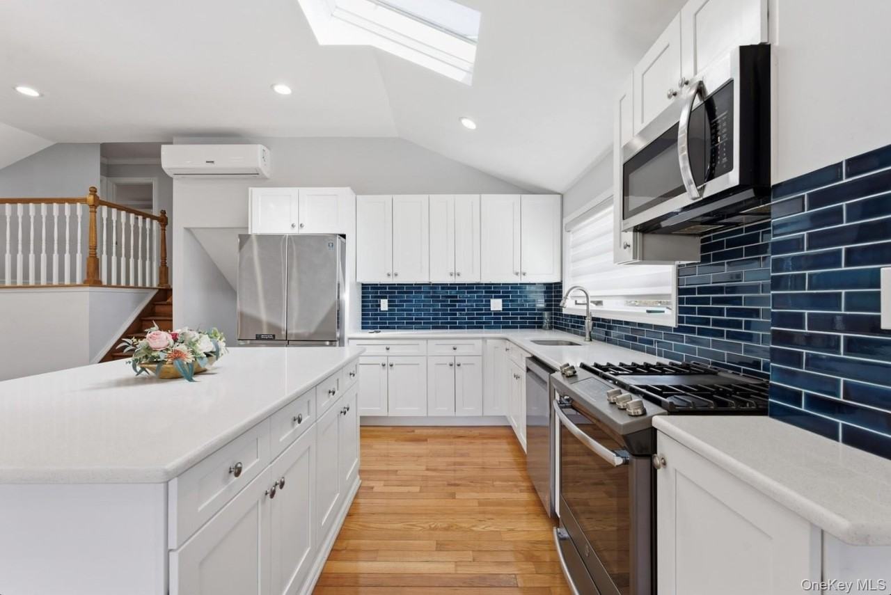 1374 Prospect Ave - Photo 6 of 25