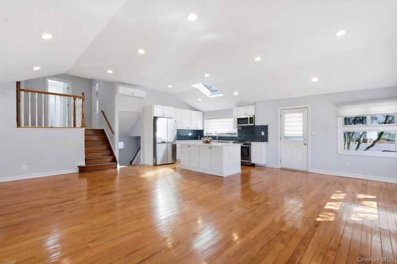 1374 Prospect Ave - Photo 7 of 25