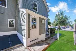 featured image of 177 Waverly Ave Apt 2nd