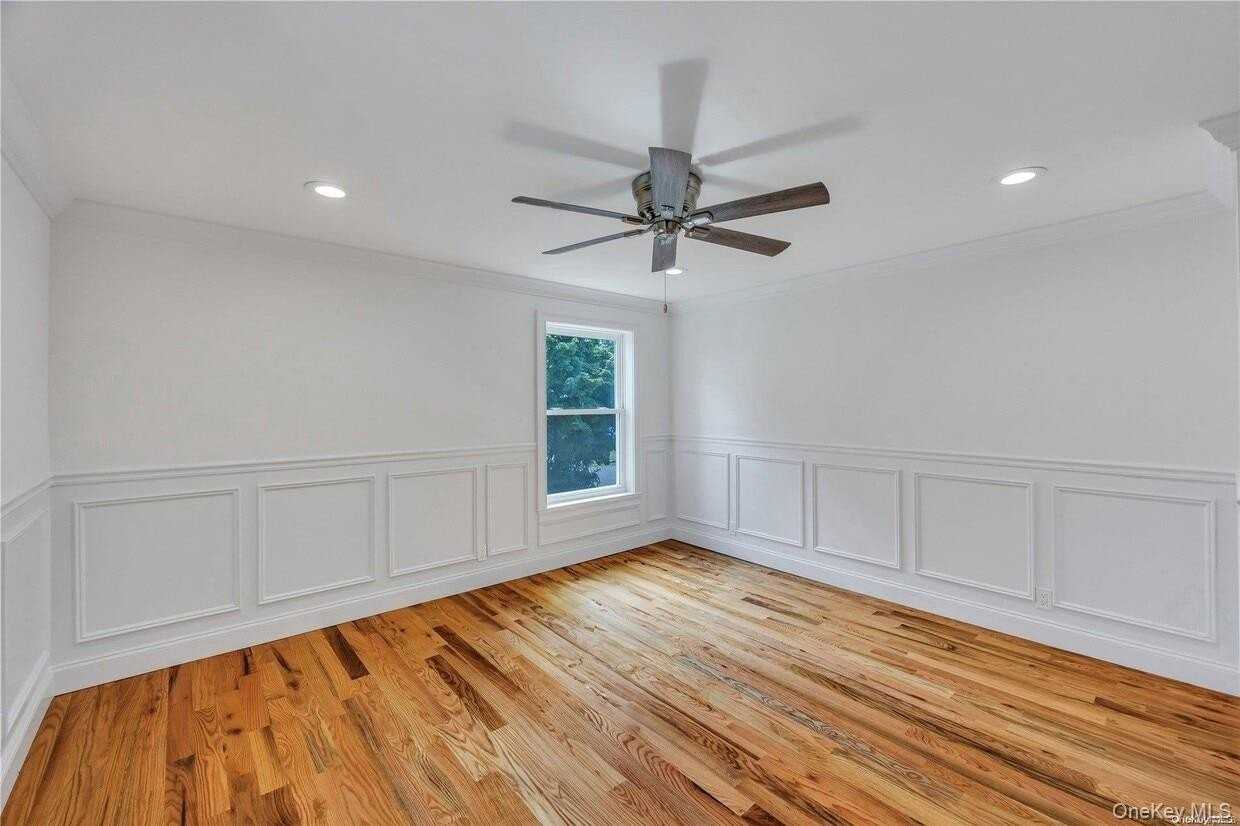 177 Waverly Ave Apt 2nd - Photo 5 of 19