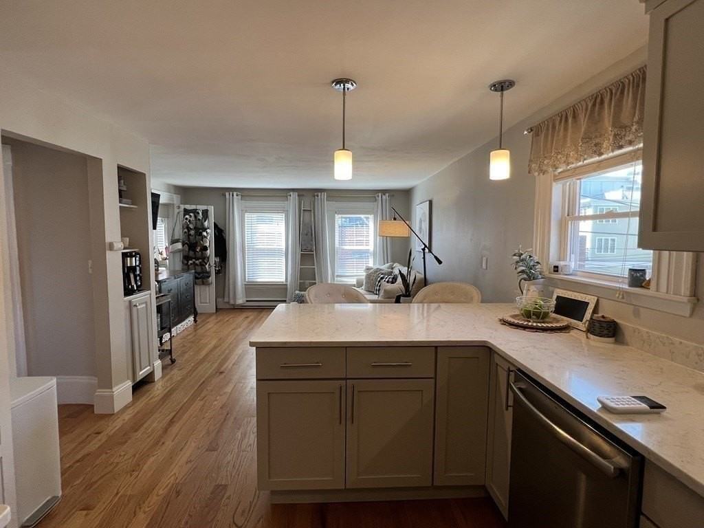 12 Alpine St Apt 2 - Photo 5 of 14