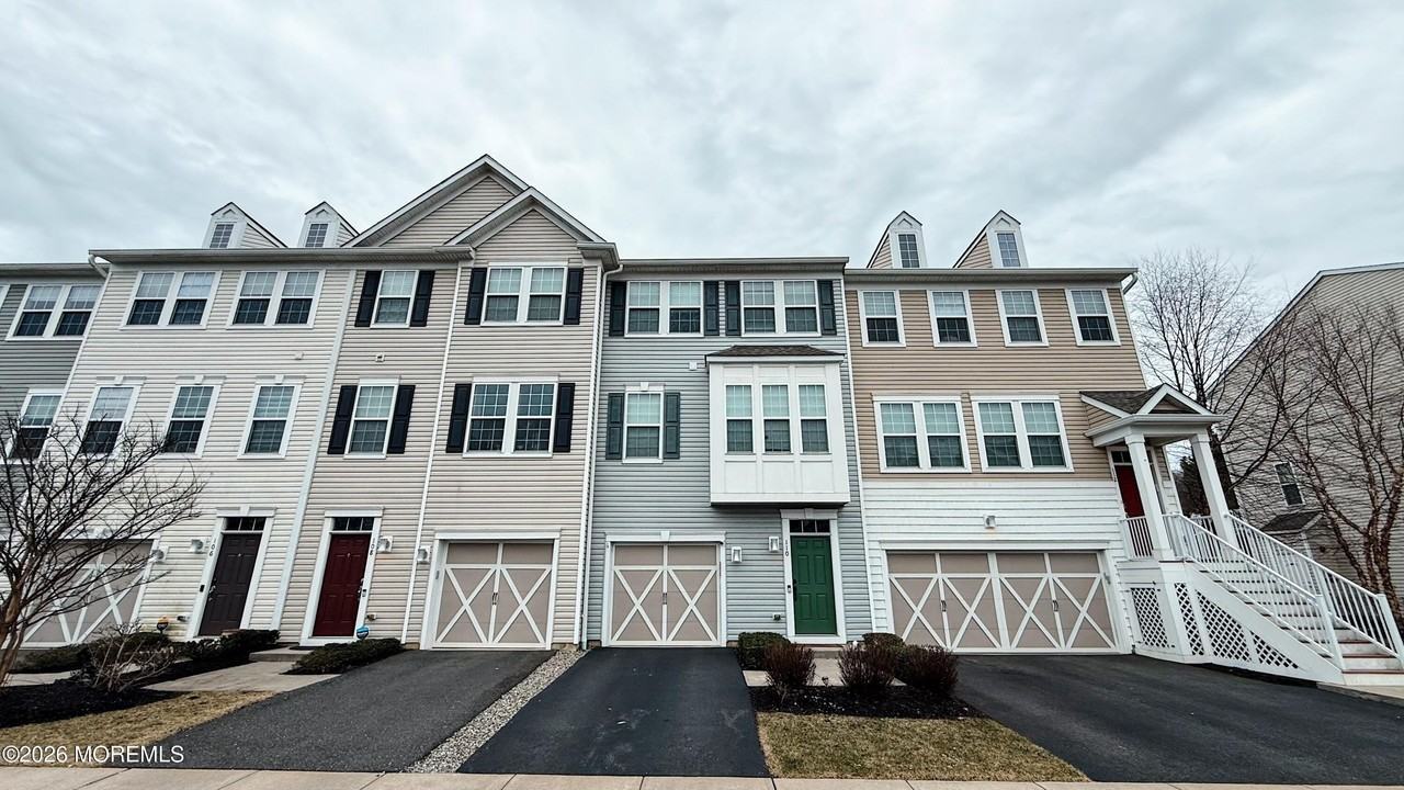 110 Halliard Dr - Photo 3 of 40