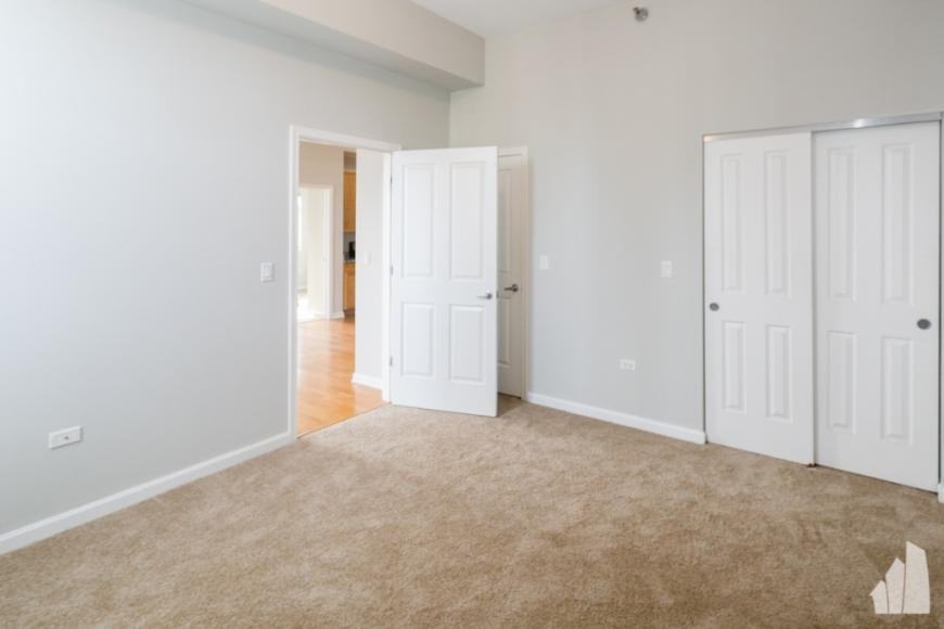 1464 S Michigan Ave - Photo 6 of 10