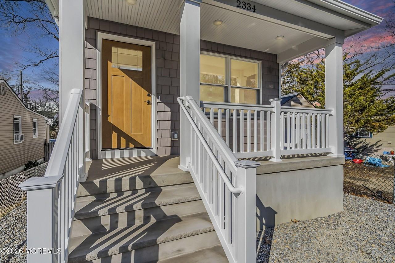 2334 Adams Ave - Photo 3 of 28