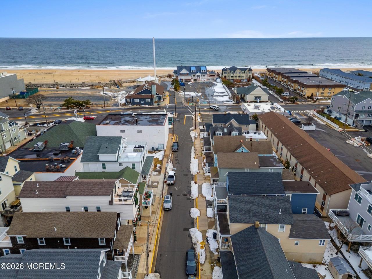 11 Center St - Photo 3 of 29