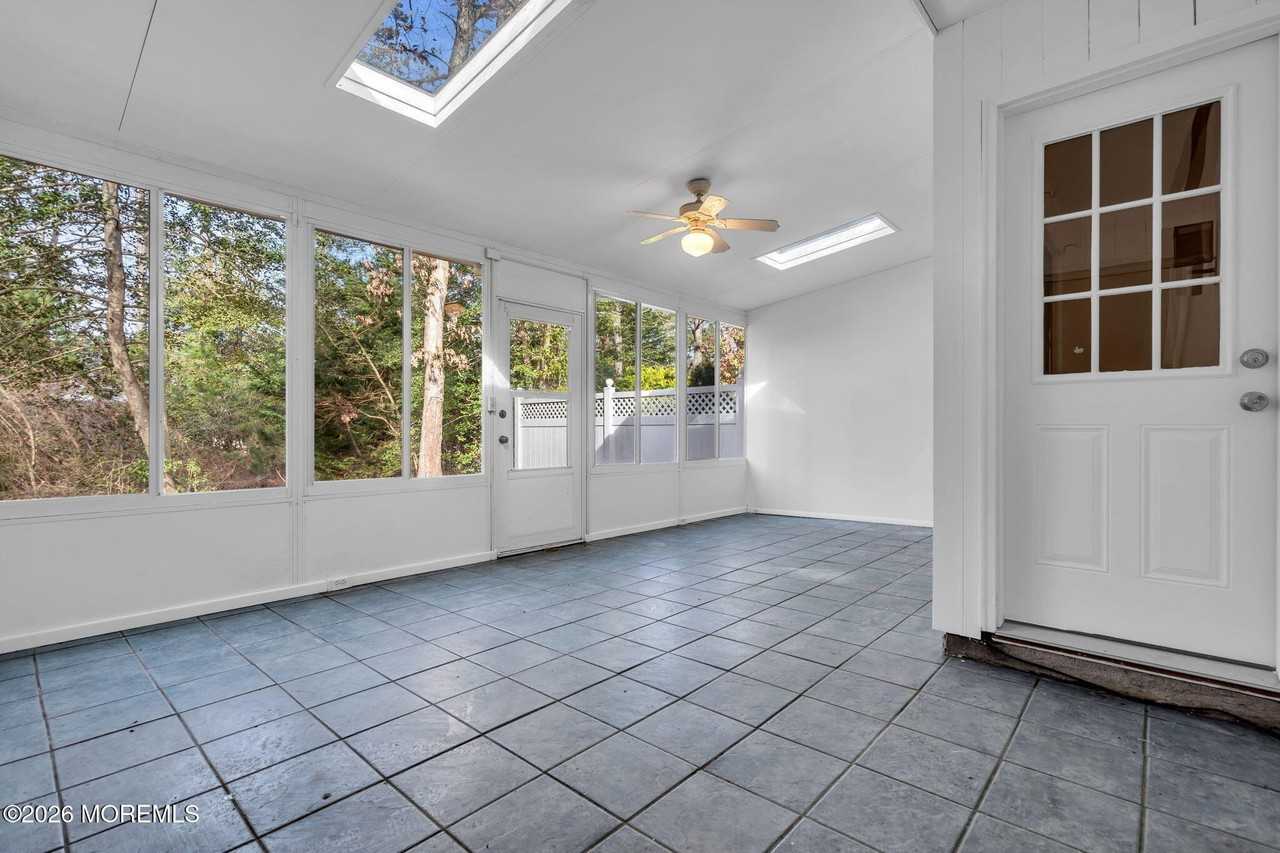 166 E Holly Ln - Photo 6 of 15