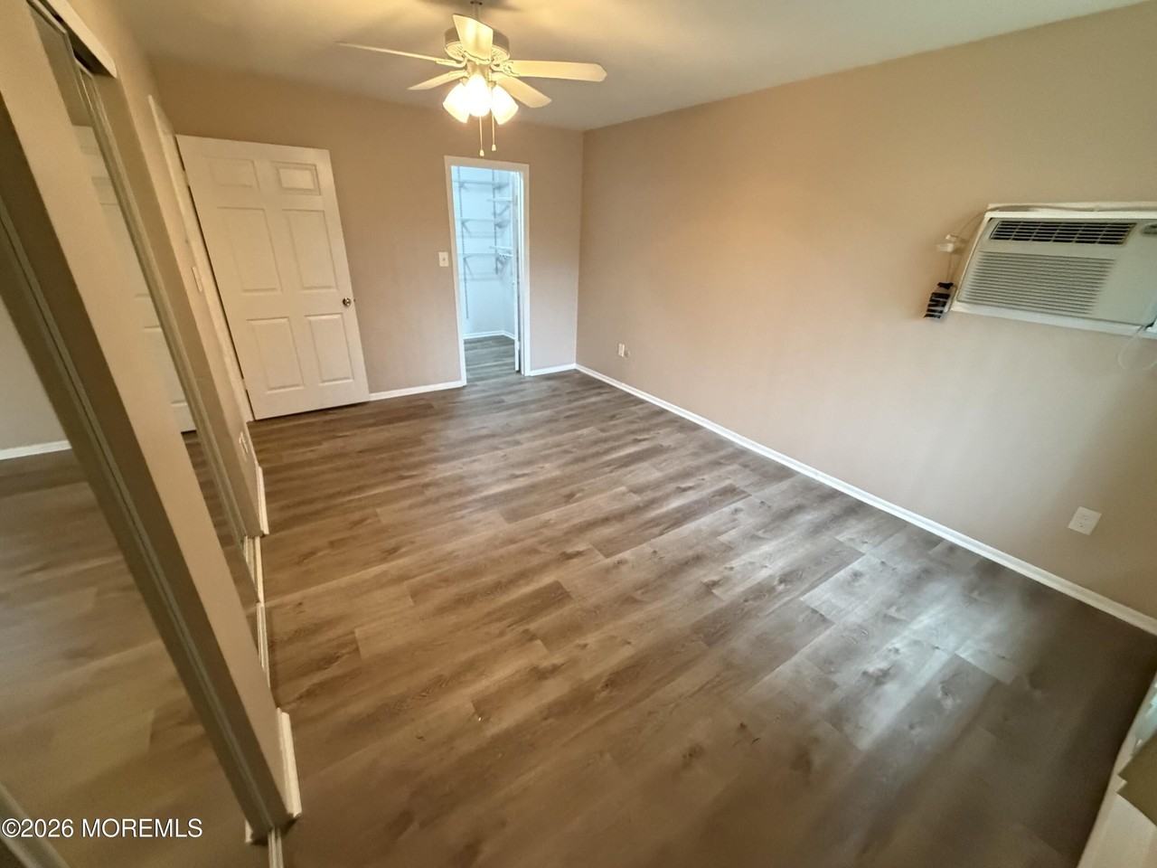 218 Medford Ct #H - Photo 4 of 10