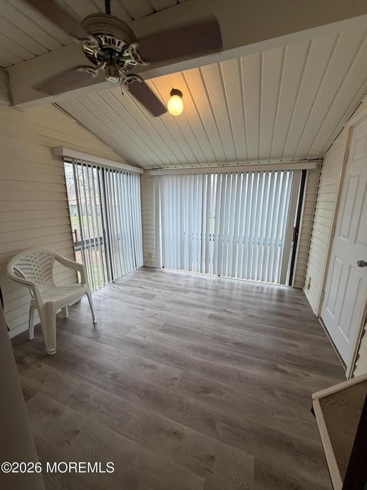 218 Medford Ct #H - Photo 5 of 10