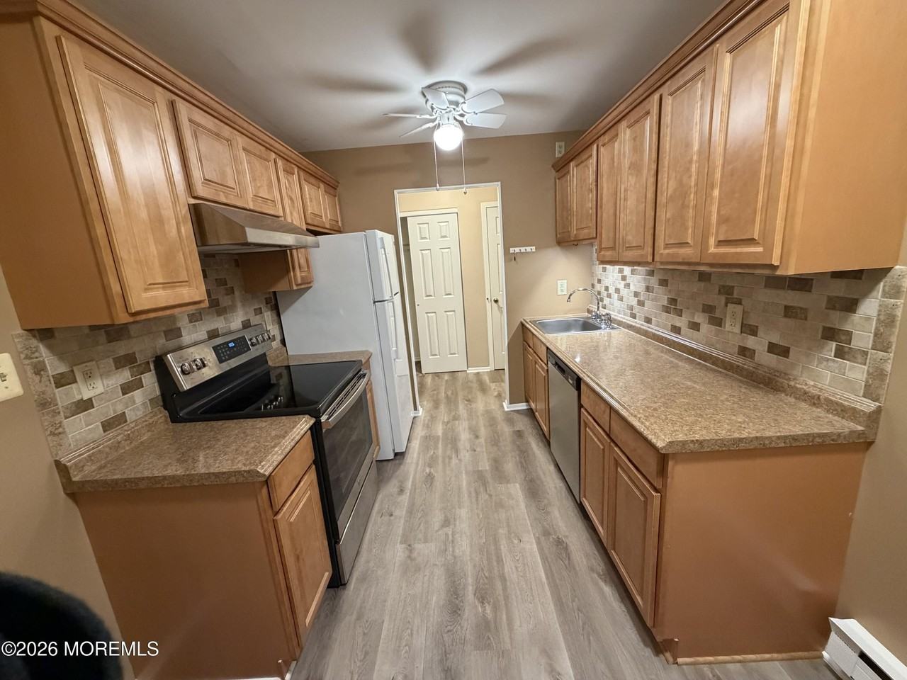 218 Medford Ct #H - Photo 7 of 10