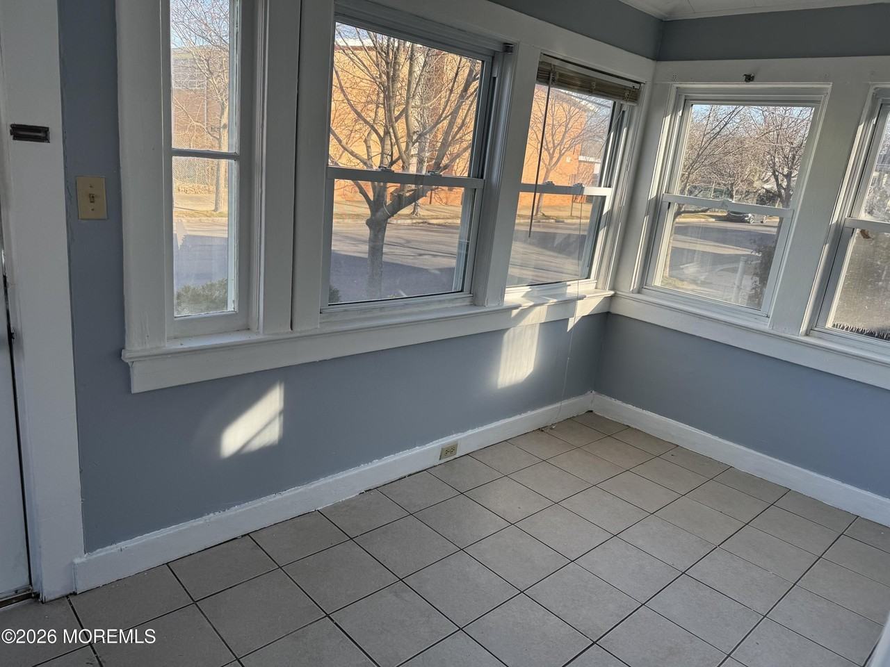 811 Central Ave - Photo 3 of 29