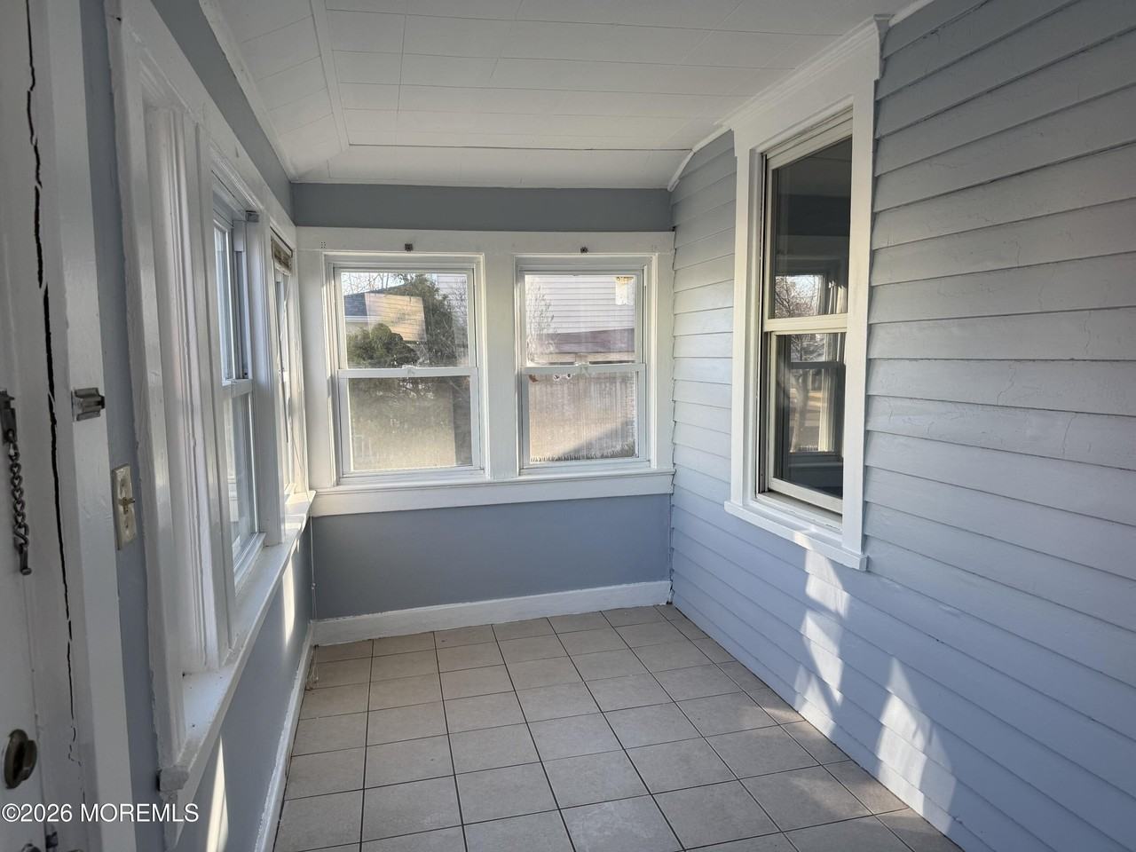 811 Central Ave - Photo 4 of 29