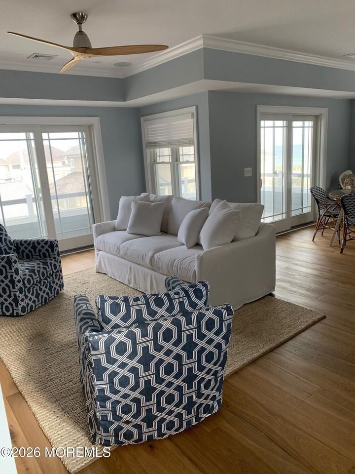 15 S Surf Rd - Photo 2 of 24