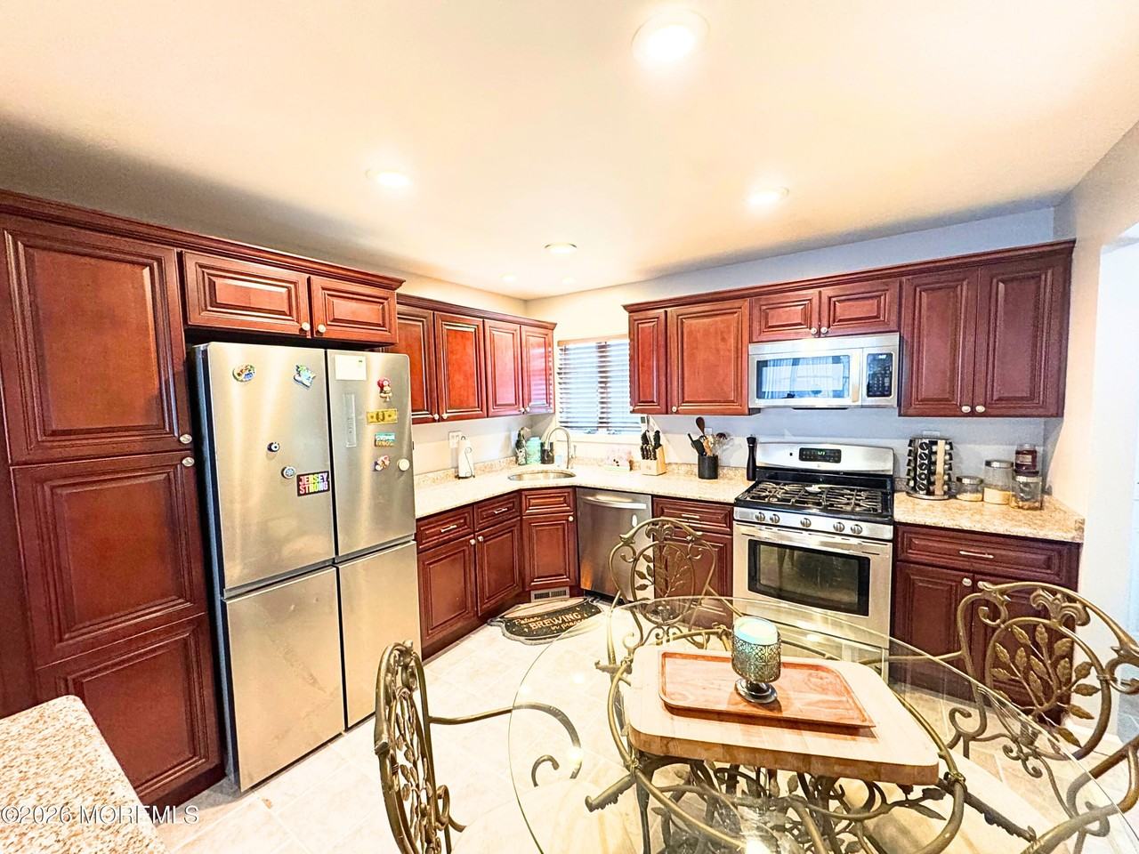 524 Pennsylvania Ave - Photo 4 of 20