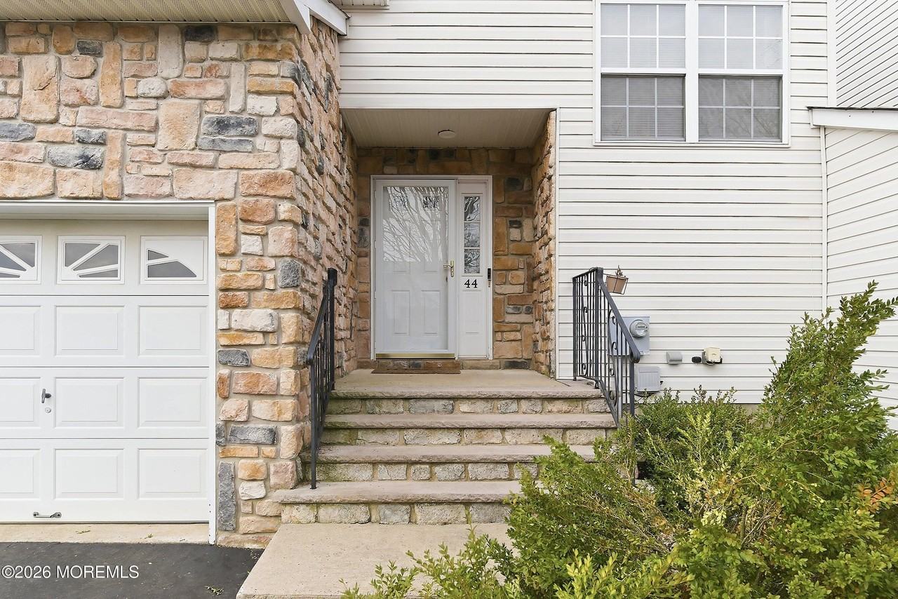 44 Kingfisher Ct - Photo 2 of 30