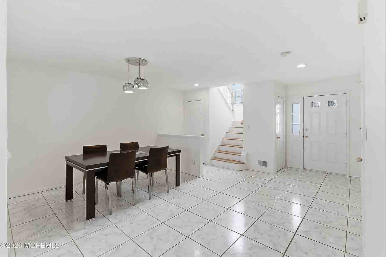 44 Kingfisher Ct - Photo 7 of 30