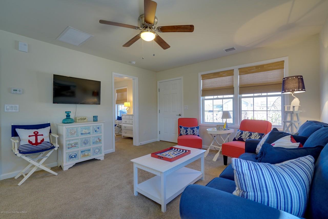 1955 Railway Ave E - Photo 4 of 18