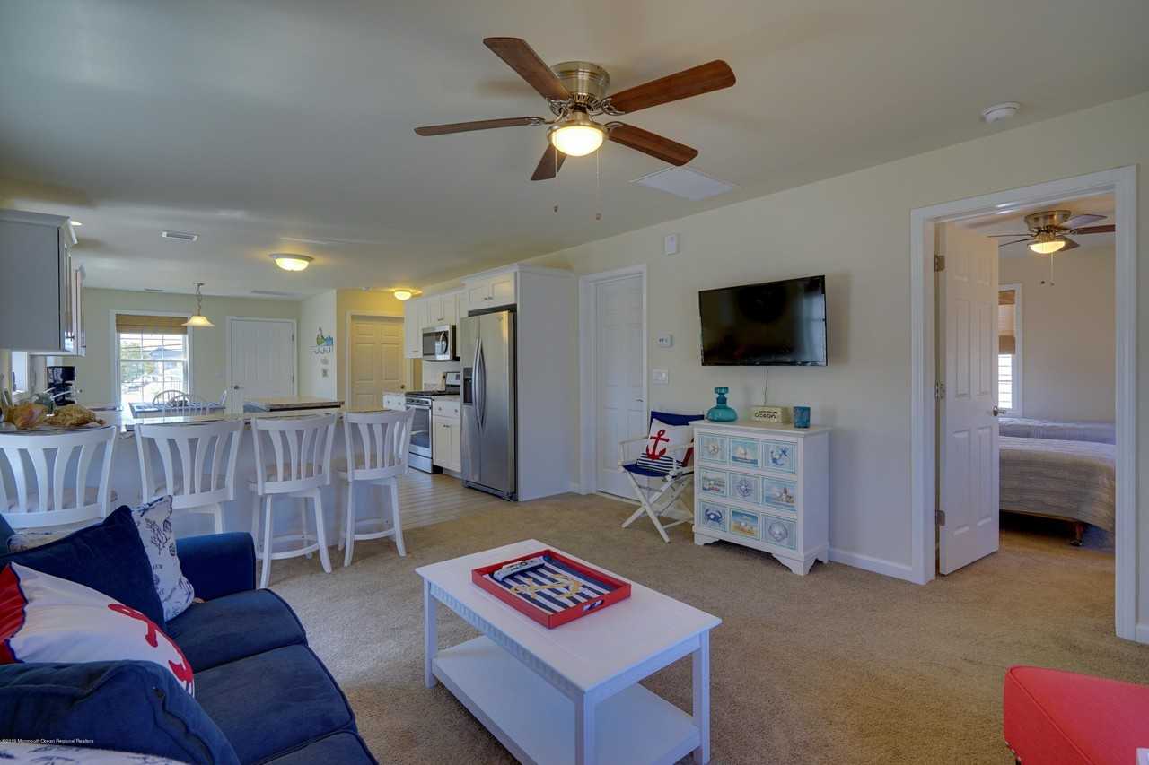 1955 Railway Ave E - Photo 5 of 18