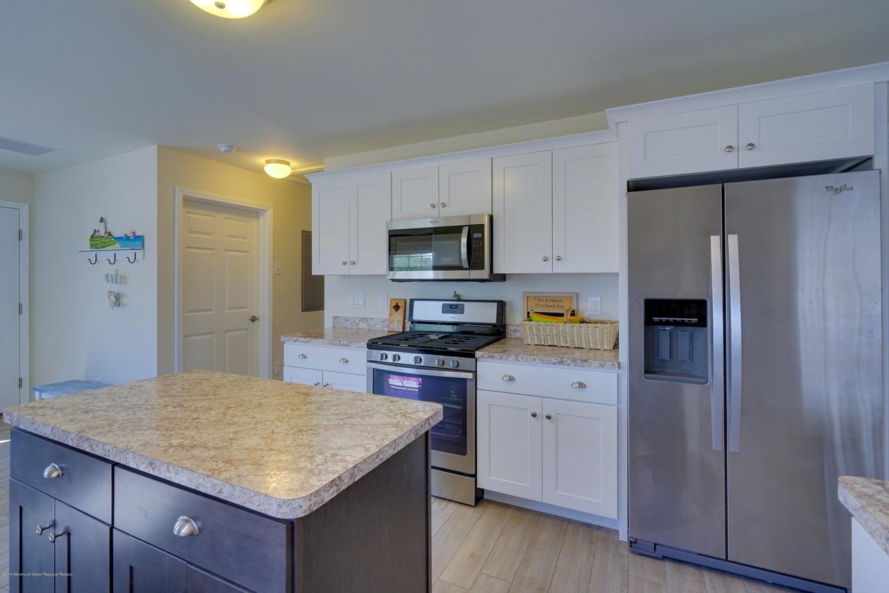 1955 Railway Ave E - Photo 7 of 18