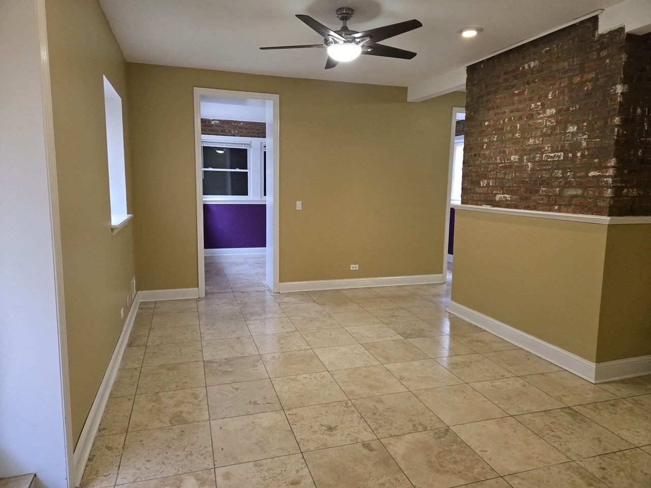 5948 S King Dr Apt 1 - Photo 3 of 11