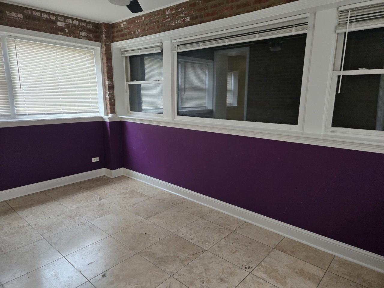 5948 S King Dr Apt 1 - Photo 4 of 11