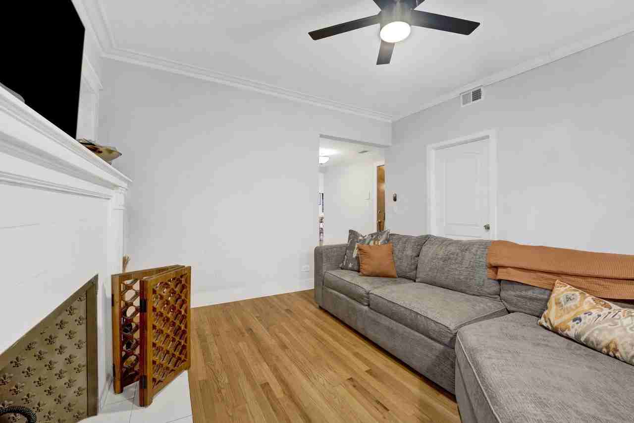 3226 W Potomac Ave Apt 1f - Photo 7 of 19