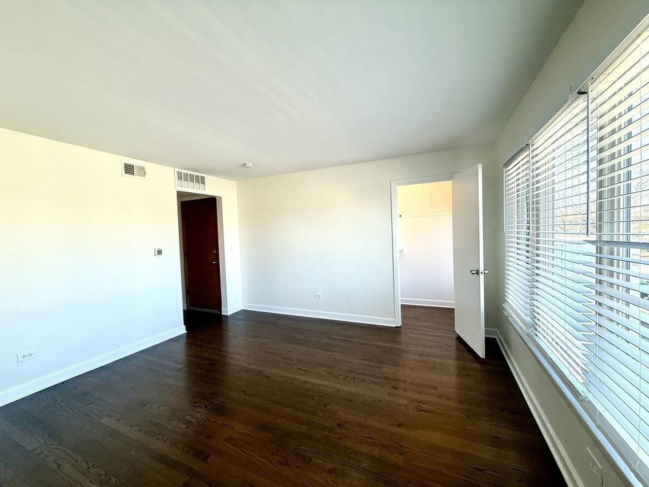 6017 W Montrose Ave Unit 2 - Photo 6 of 11