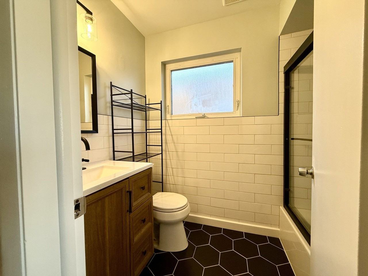 6017 W Montrose Ave Unit 2 - Photo 7 of 11