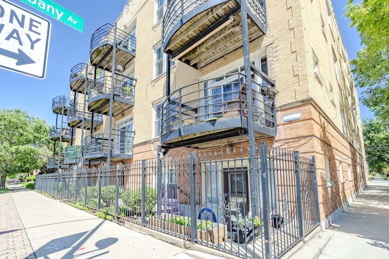 3100 W Addison St Apt 1a - Photo 2 of 29