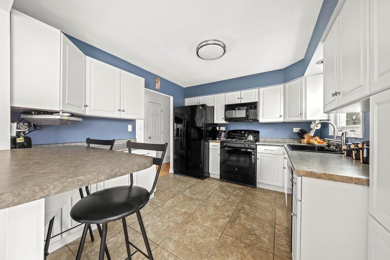 3226 Everglade Ave - Photo 3 of 10