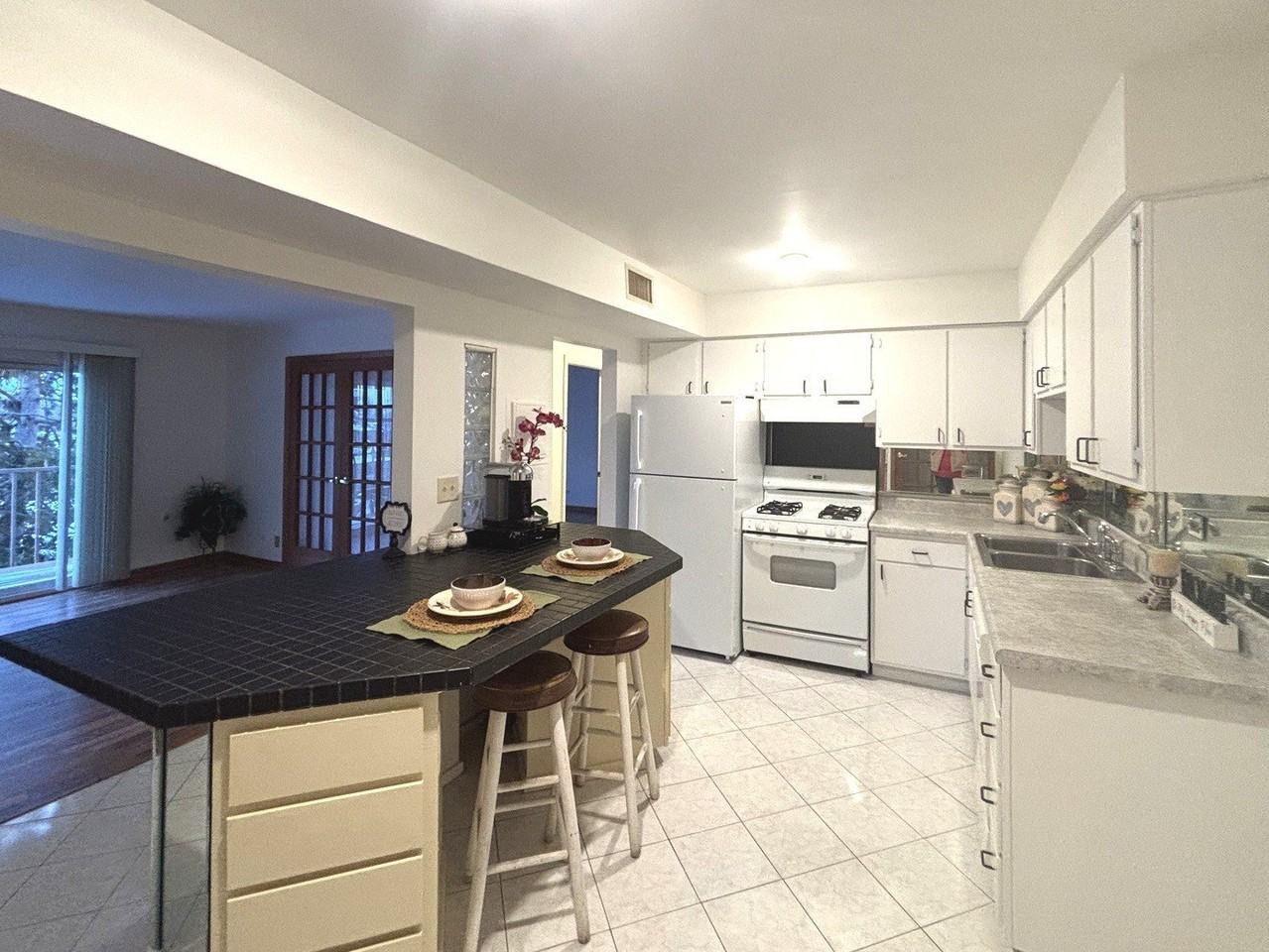 112 Mullingar Ct Apt 3c - Photo 4 of 14