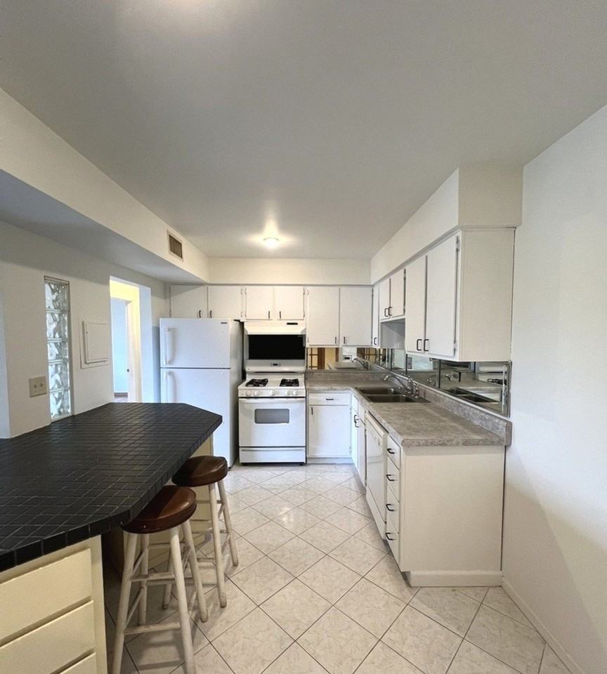 112 Mullingar Ct Apt 3c - Photo 5 of 14