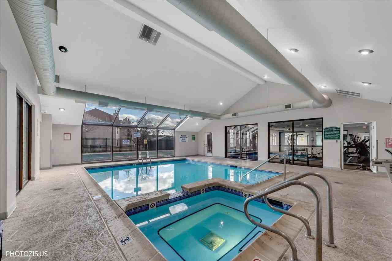 1955 N Hicks Rd Apt 105 - Photo 4 of 25