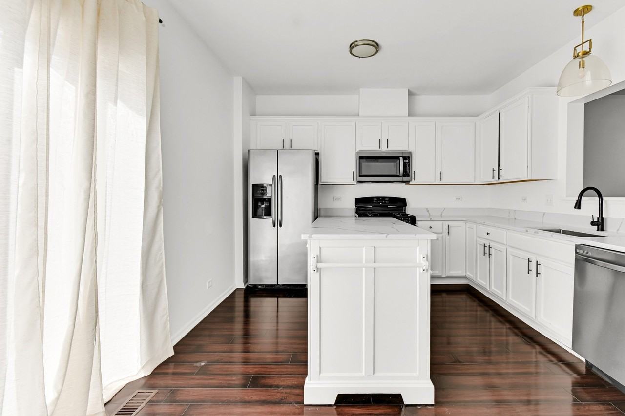 7515 Savoy Ln Unit C - Photo 4 of 16