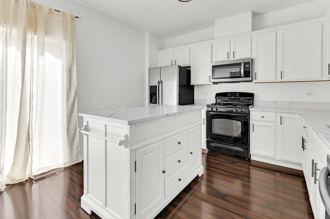 7515 Savoy Ln Unit C - Photo 6 of 16