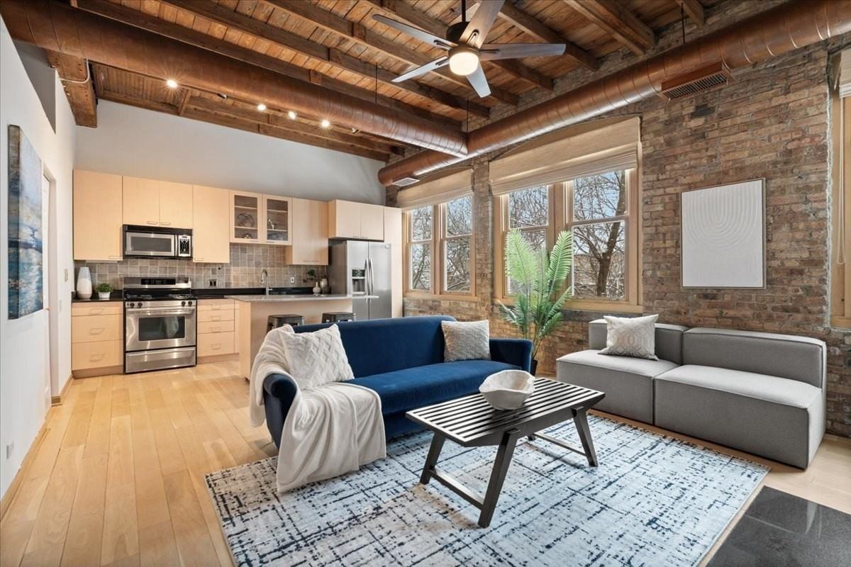 2510 N Wayne Ave Apt 308 - Photo 3 of 19