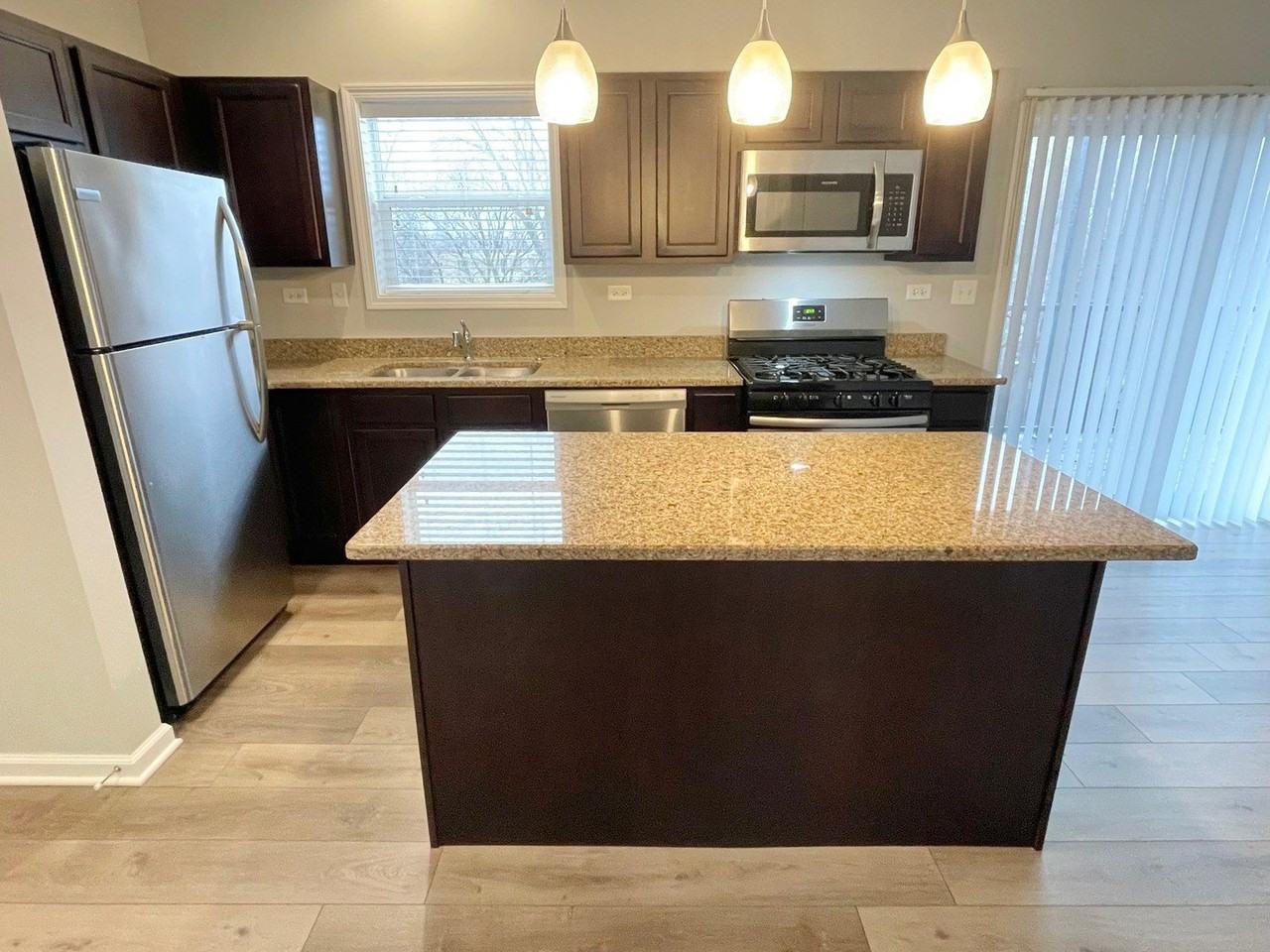 811 E Main St Unit 3d - Photo 3 of 13