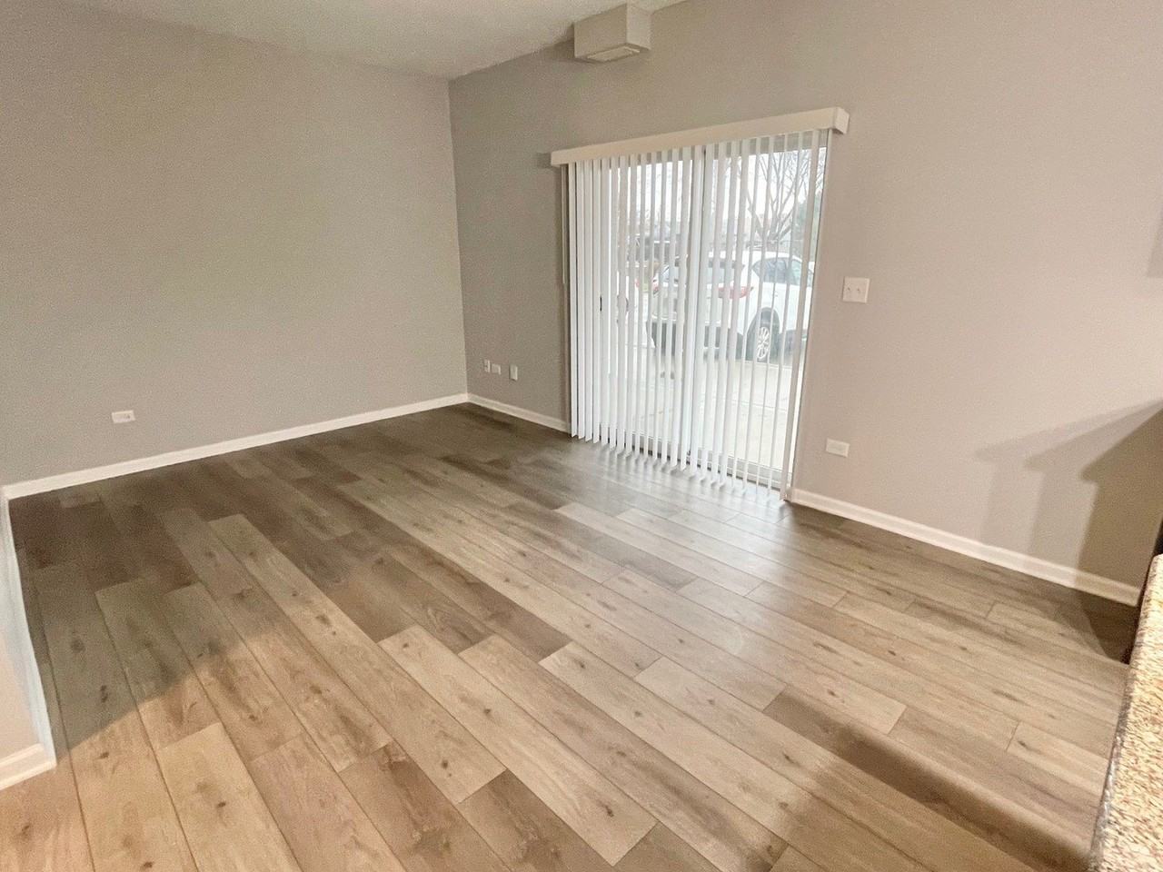 809 E Main St Unit 1e - Photo 5 of 14