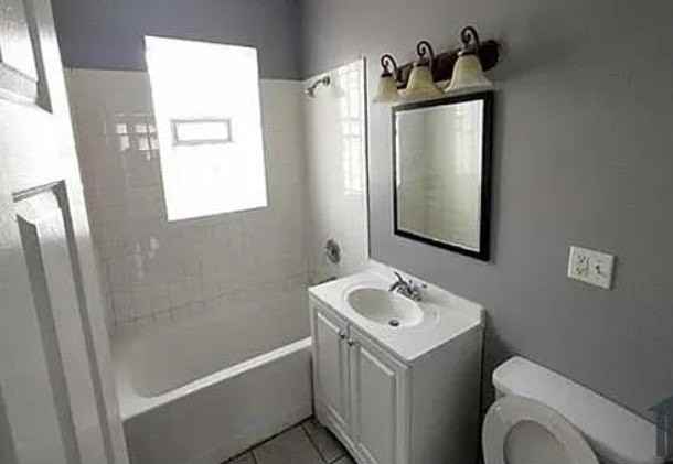 604 E Marquette Rd Apt 2 - Photo 5 of 6