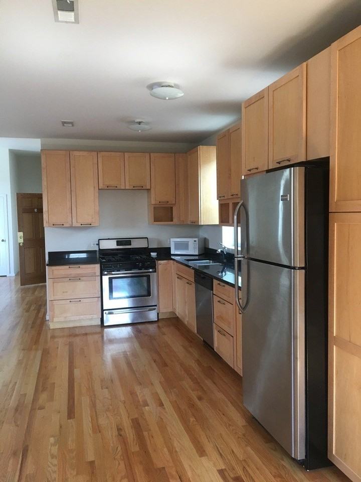 1538 N Western Ave Apt 2 - Photo 2 of 7