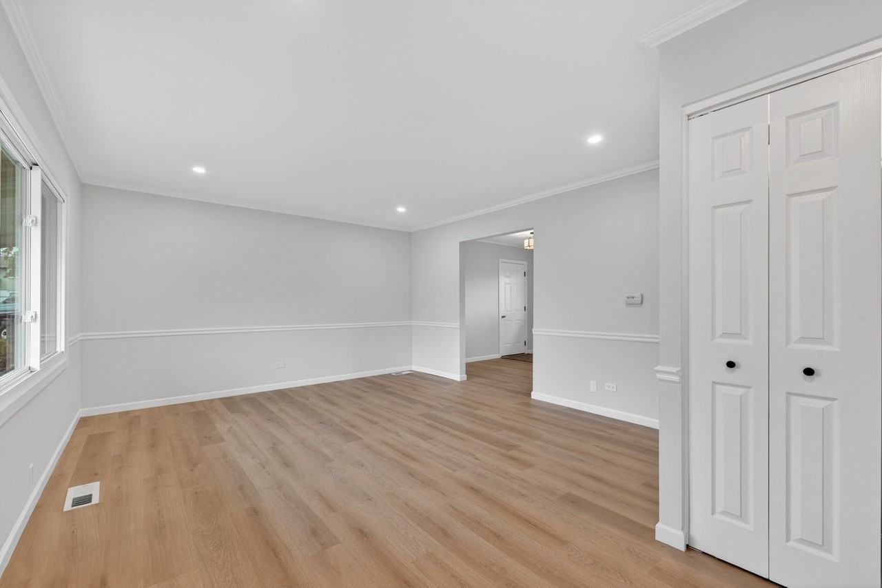 500 Colgate Ct - Photo 4 of 35