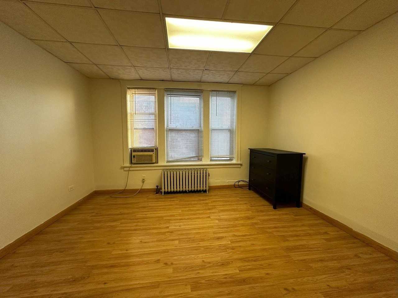 5114 S Woodlawn Ave Unit 3l - Photo 3 of 15