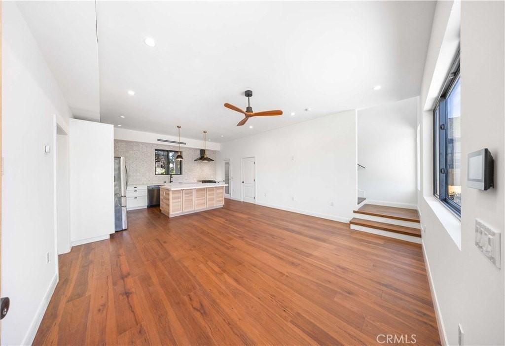 7503 Hesperia Ave - Photo 2 of 41