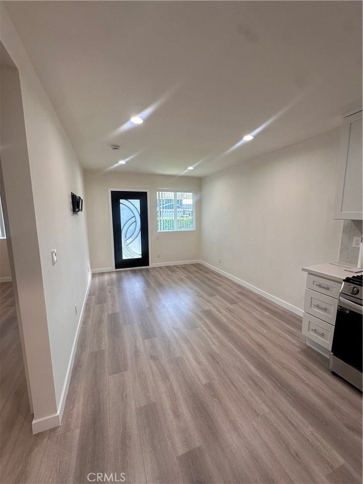 19115 Ludlow St - Photo 2 of 17