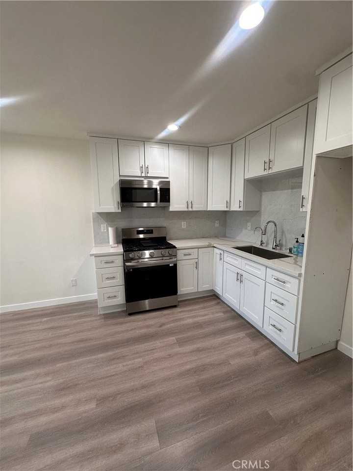 19115 Ludlow St - Photo 4 of 17