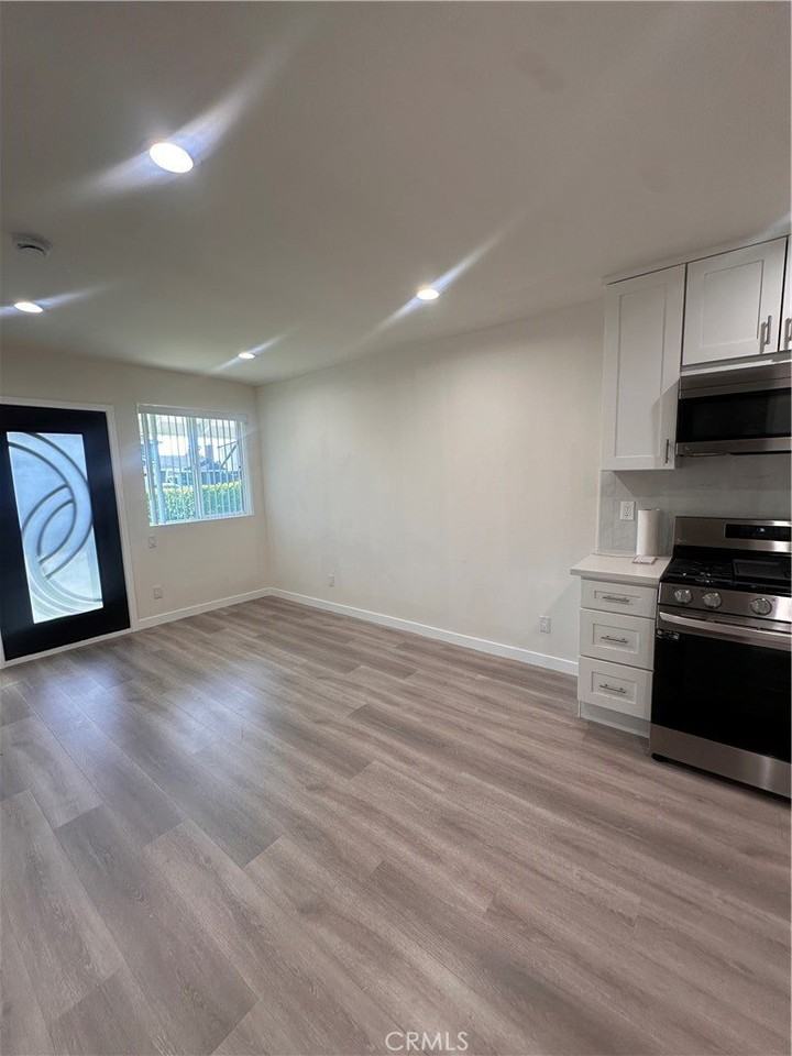 19115 Ludlow St - Photo 6 of 17