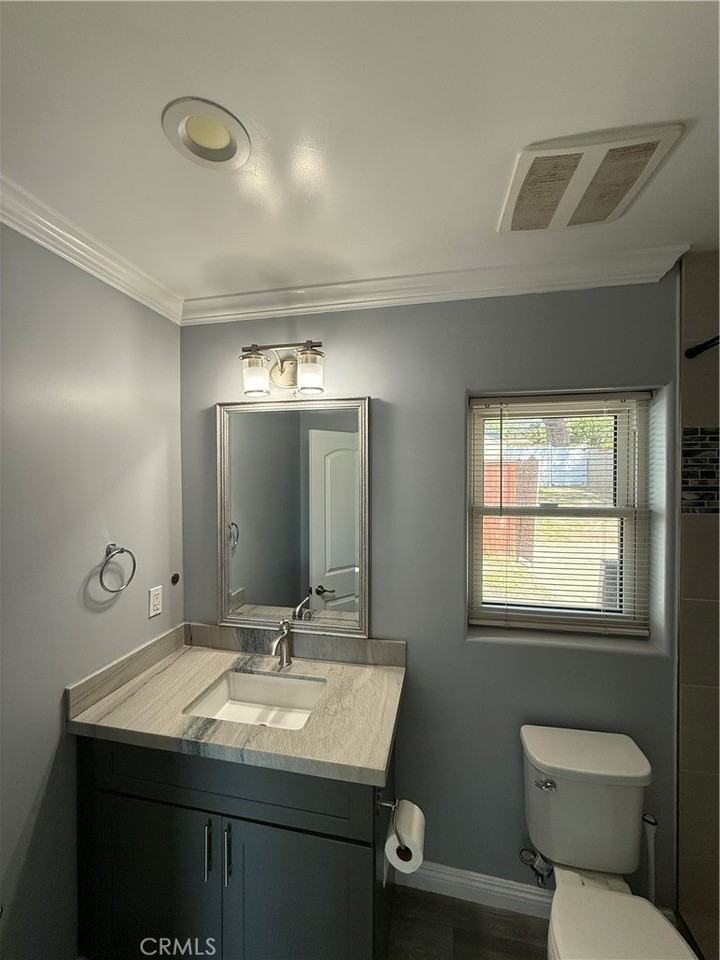 1147 E Lemon Ave - Photo 5 of 12